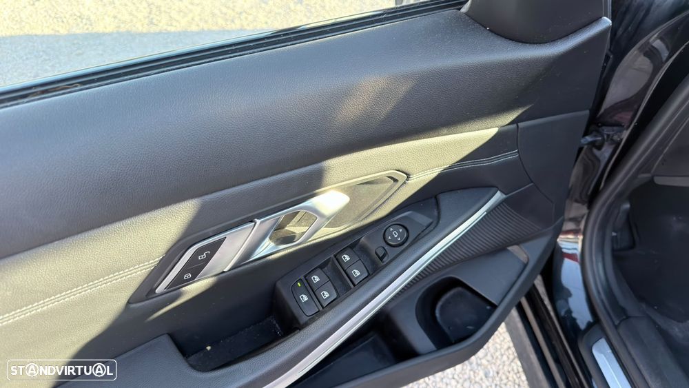 BMW 320 d Ultimate Auto - 18