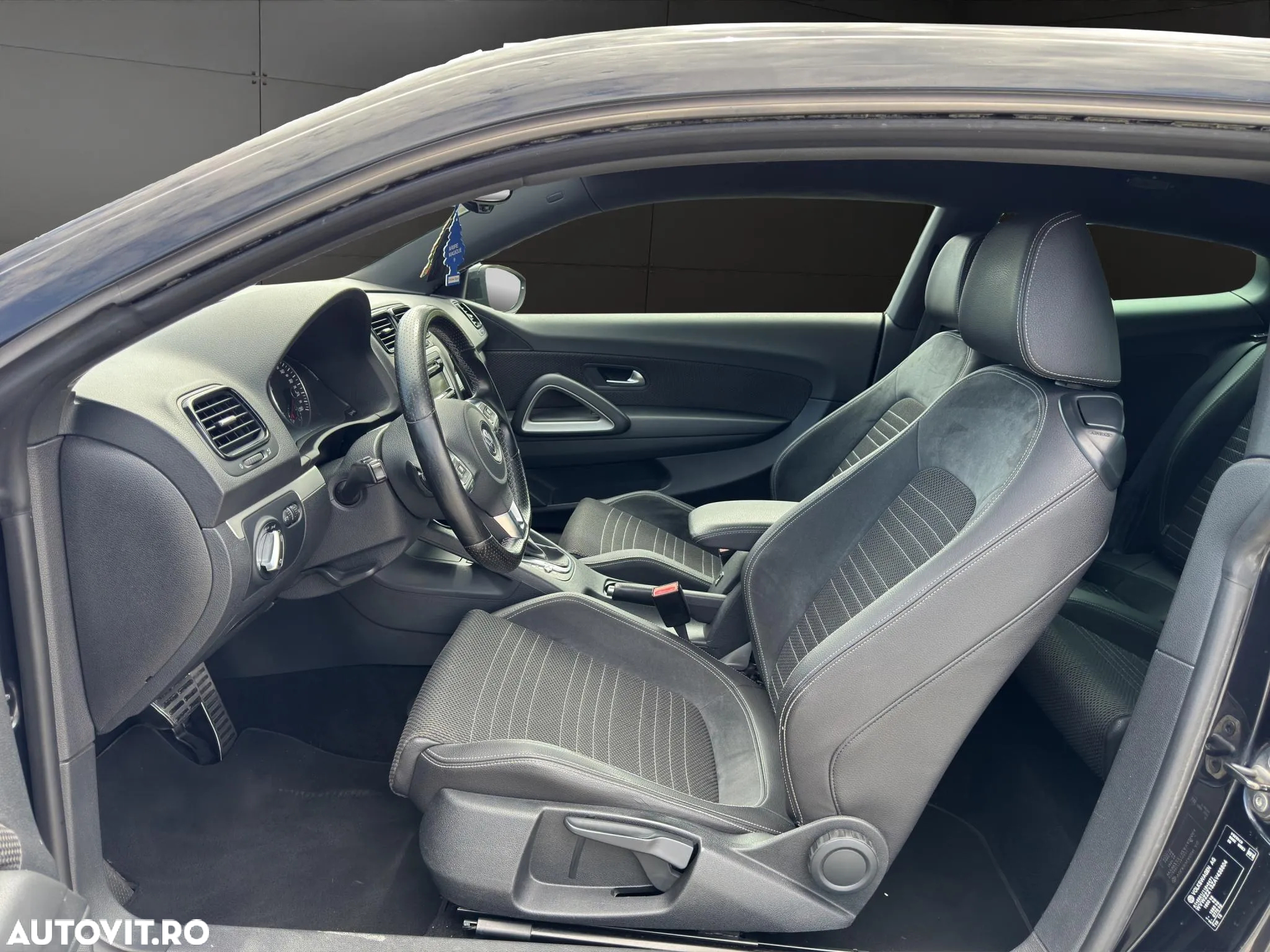 Volkswagen Scirocco 2.0 TDI DPF DSG - 5