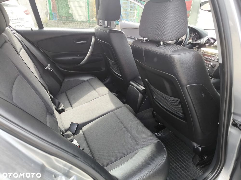 BMW Seria 1 118d Sport Line - 24