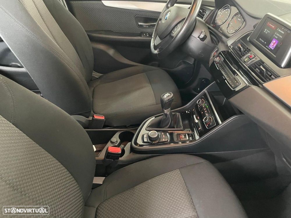 BMW 216 Active Tourer d Line Luxury - 25