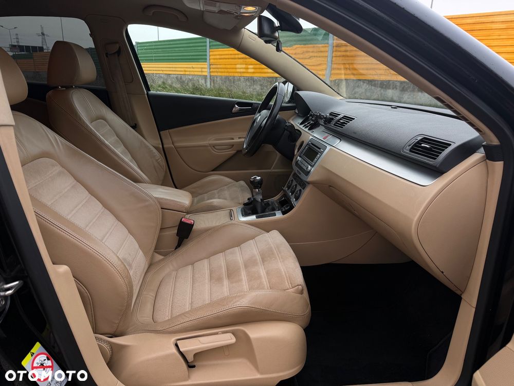 Volkswagen Passat 2.0 TDI Highline - 15