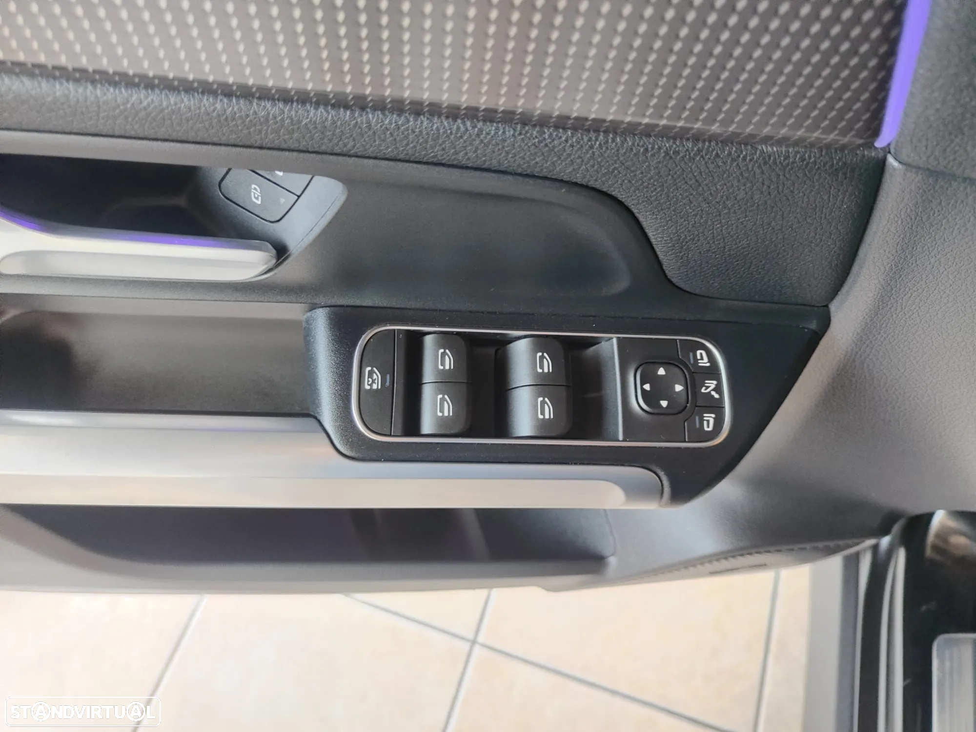 Mercedes-Benz EQB 300 4Matic Progressive - 24