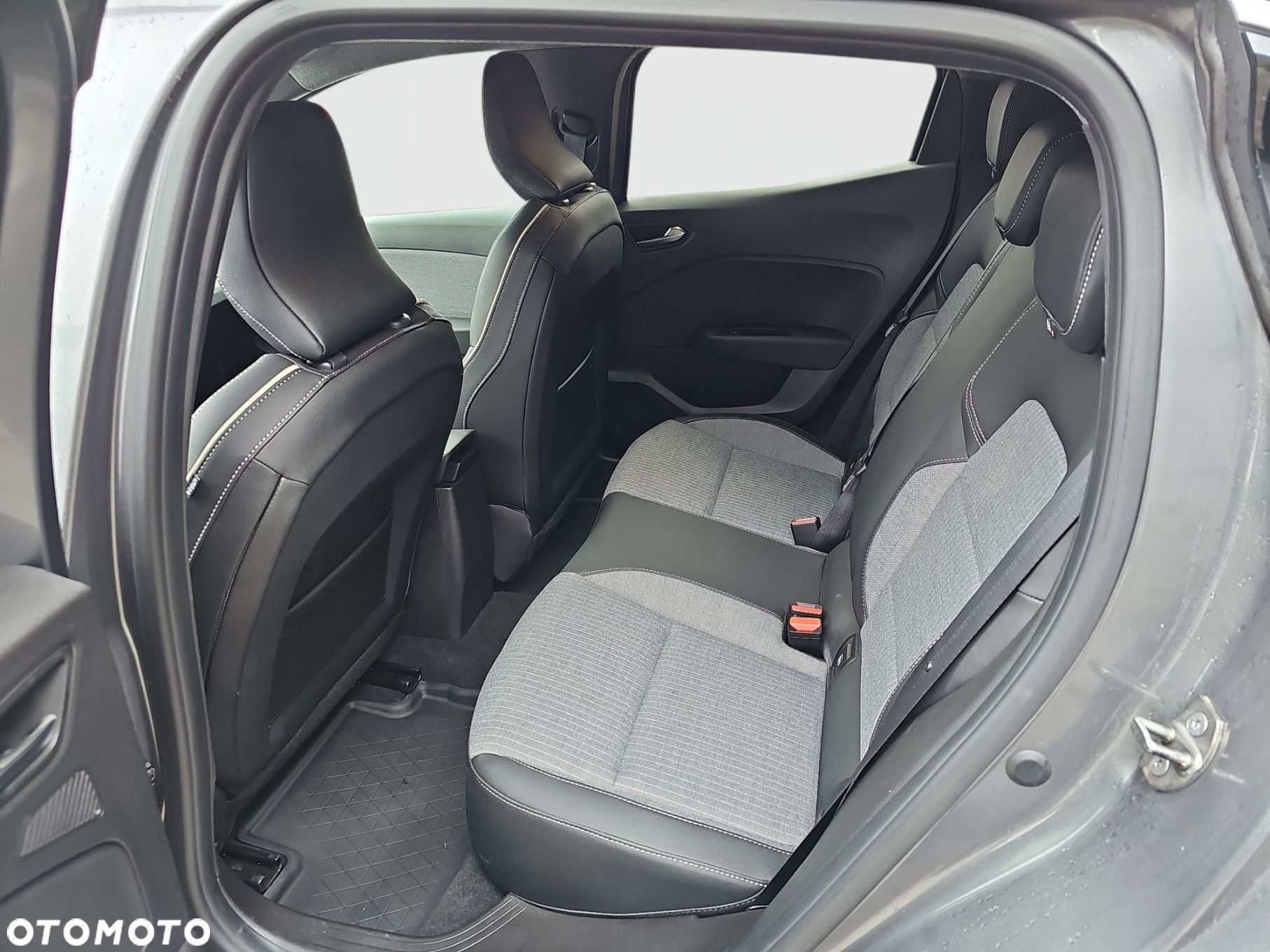 Renault Clio - 15