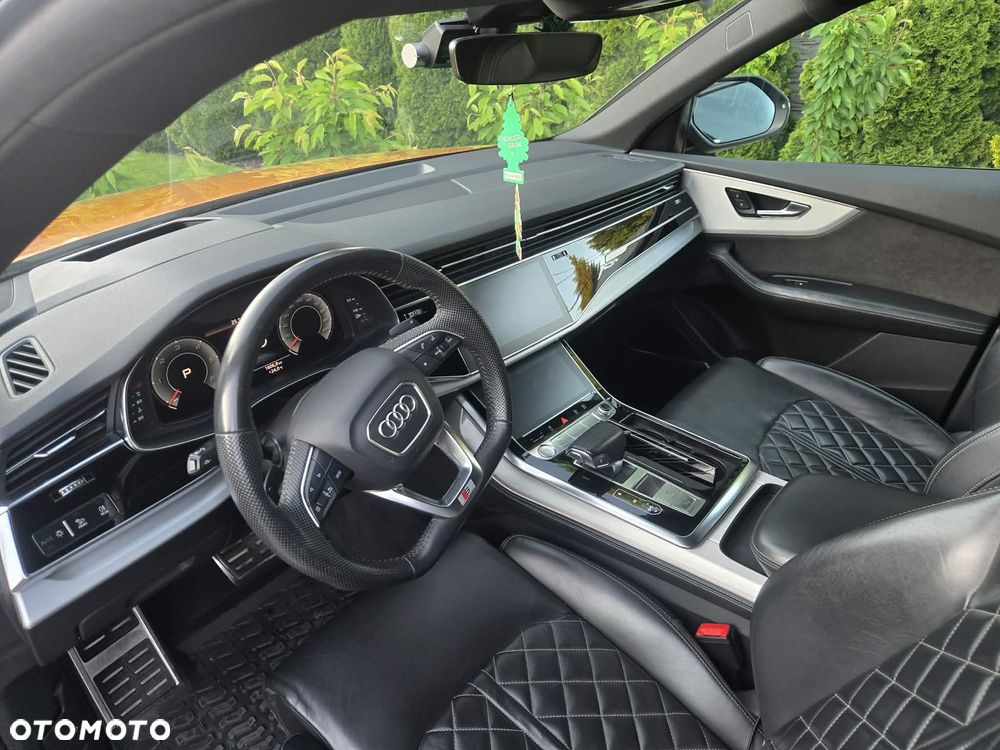 Audi Q8 - 10