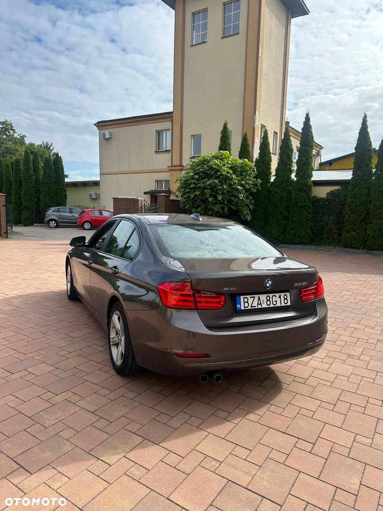 BMW Seria 3 328i xDrive - 9