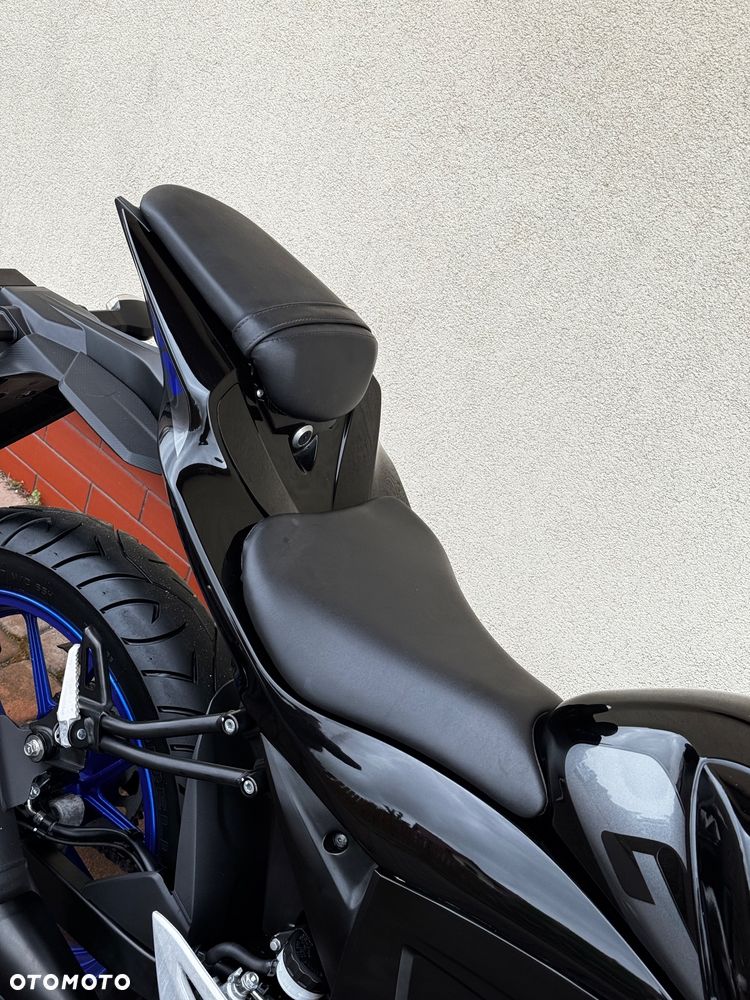 Suzuki GSX - 13