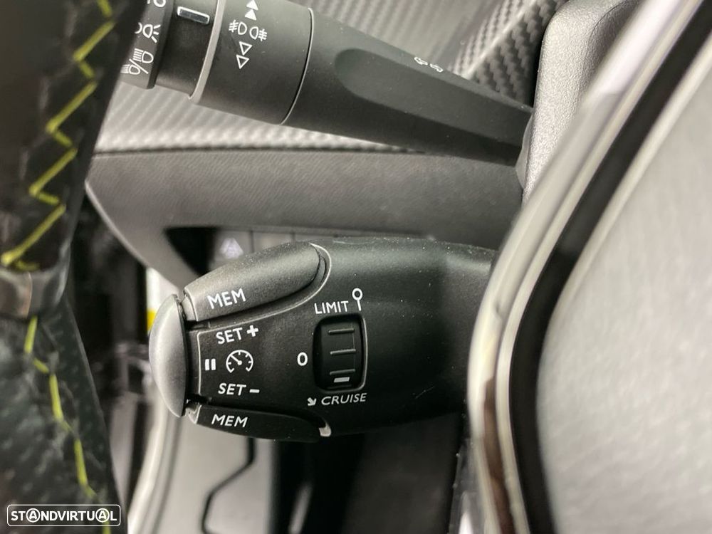 Peugeot 2008 1.2 PureTech GT - 15