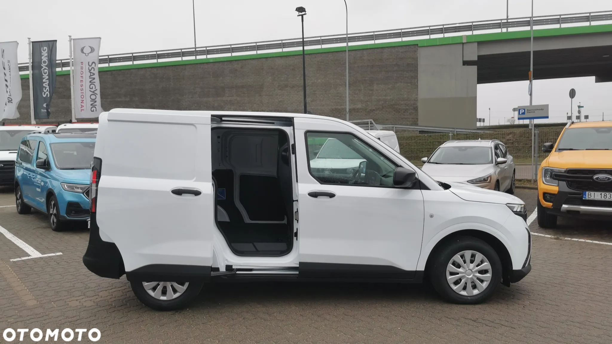 Ford Transit Courier - 9