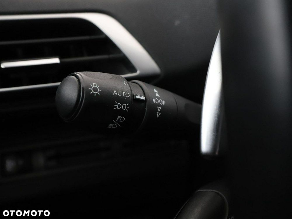 Peugeot 3008 BlueHDi 130 Stop & Start EAT8 Active Business-Paket - 37