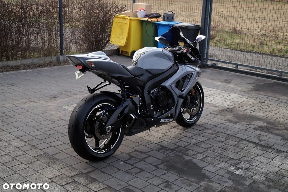 Suzuki GSX-R - 11