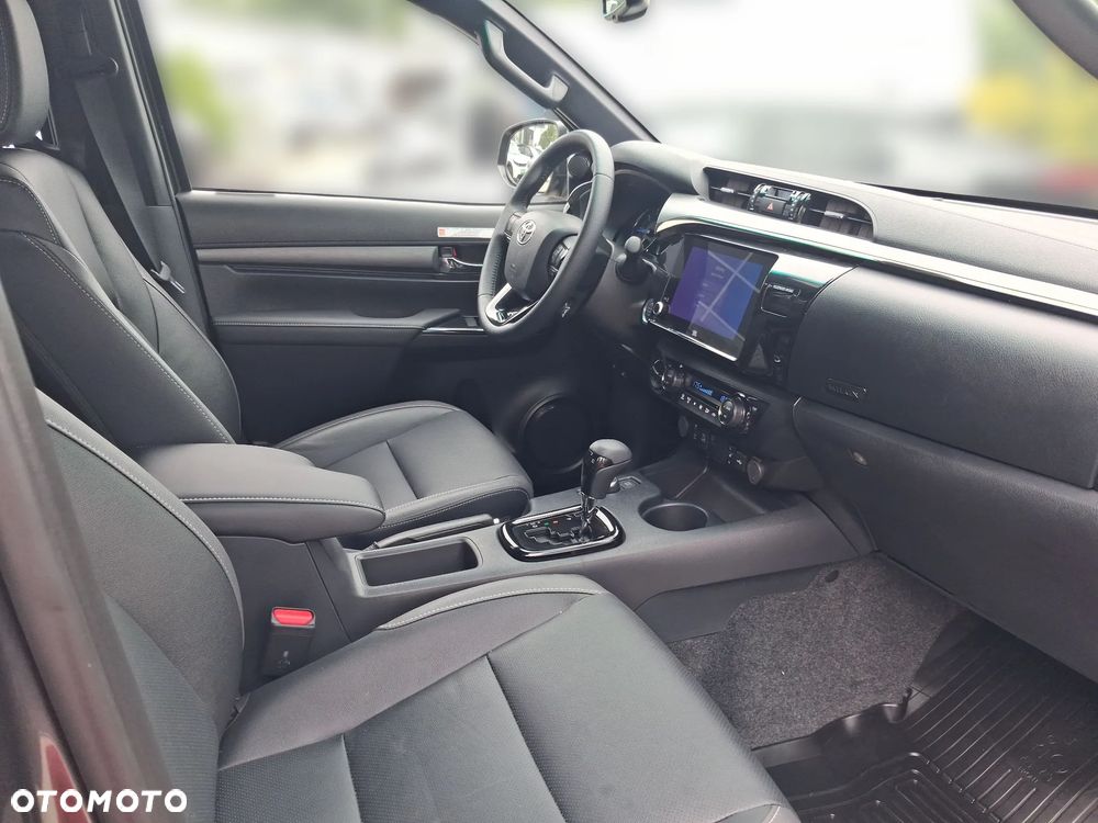 Toyota Hilux 2.8 D-4D Double Cab Invincible 4x4 - 9