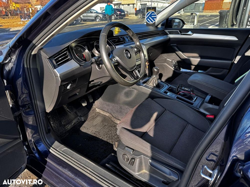 Volkswagen Passat Variant 2.0 TDI (BlueMotion Technology) Trendline - 19