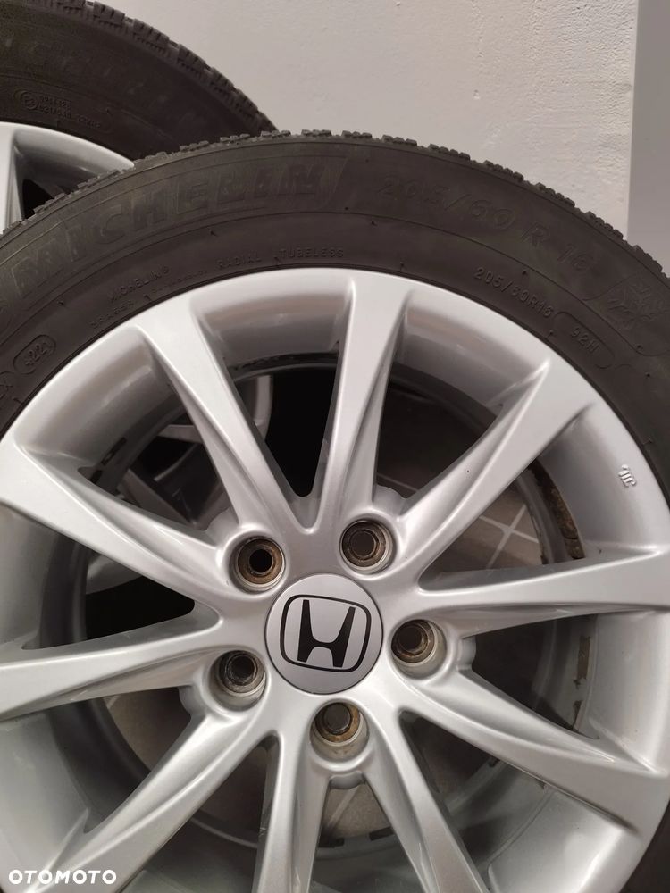Honda Accord 2.0 Executive Nav - 33