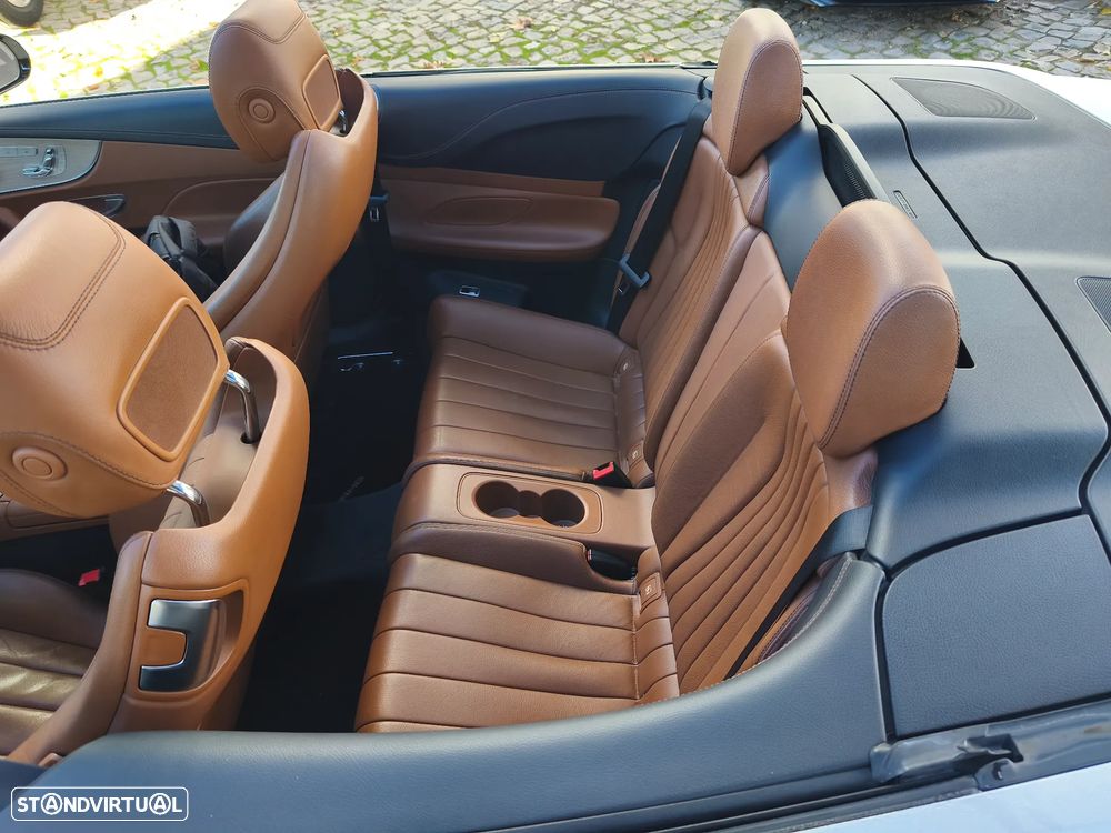 Mercedes-Benz E 300 Coupe 9G-TRONIC AMG Line - 11