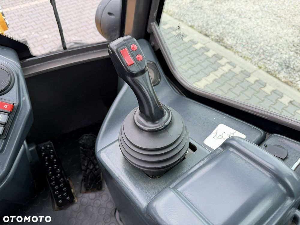 Mecalac AS 700 Obrotowe ramie Szybko-Złącze Mało motogodzin - 23