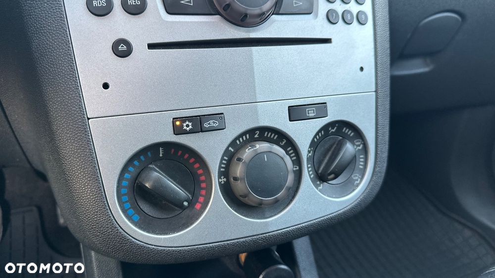 Opel Corsa 1.4 16V Enjoy - 5