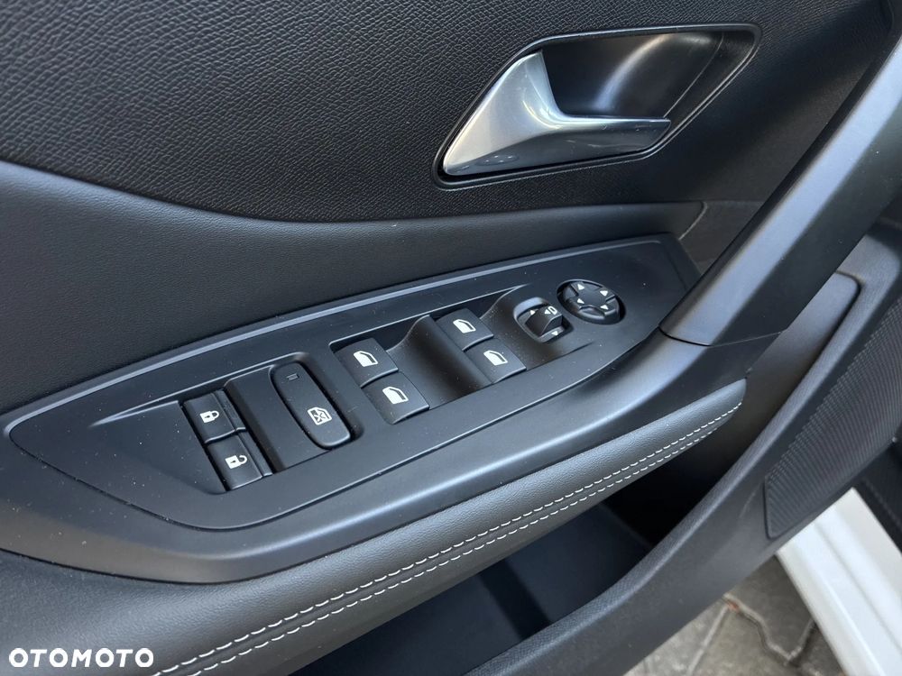 Peugeot 308 1.2 PureTech Active Pack S&S EAT8 - 21