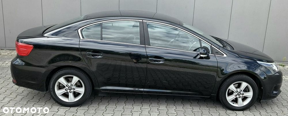 Toyota Avensis 2.0 D-4D Sol - 32