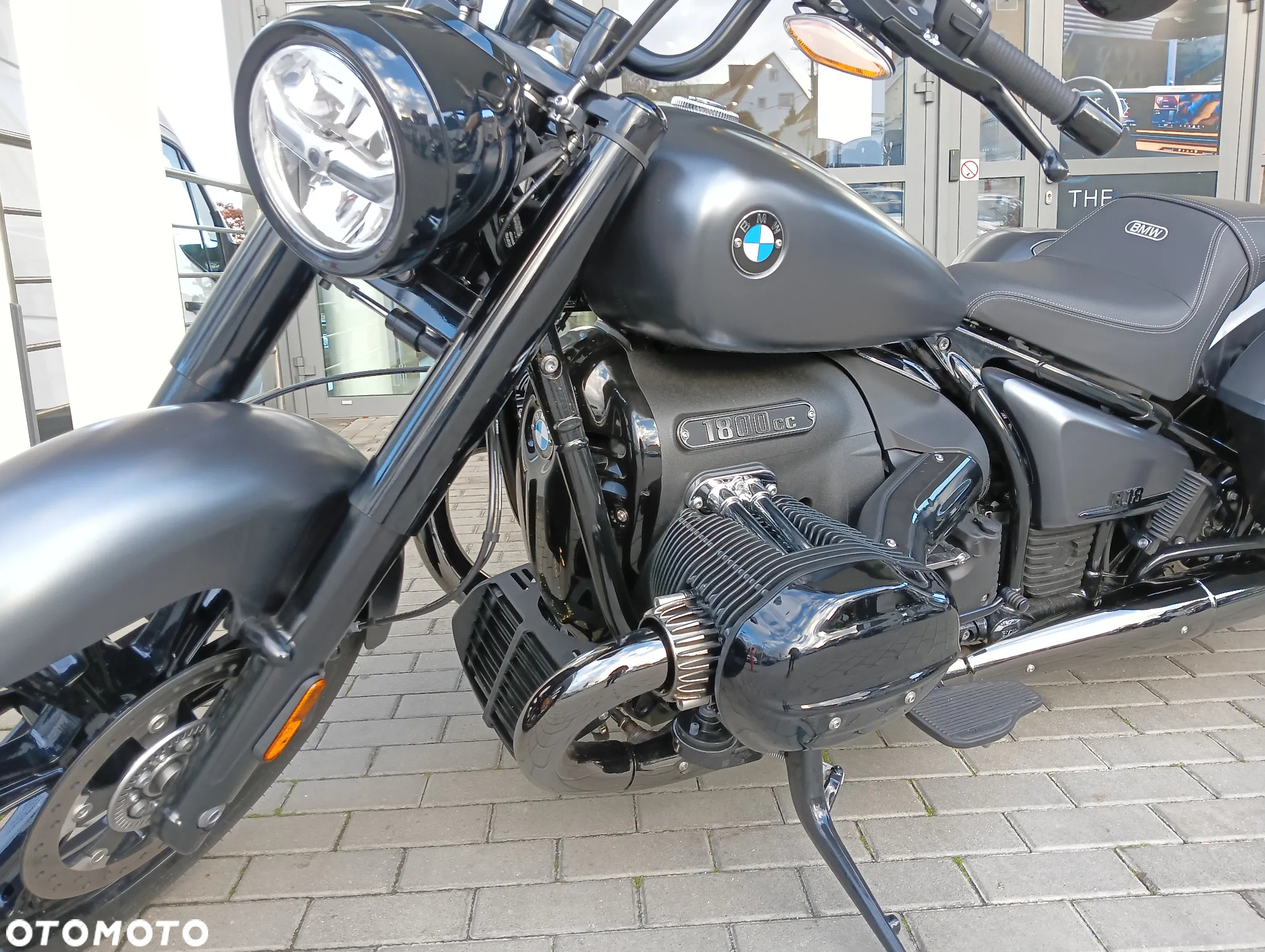 BMW R - 8