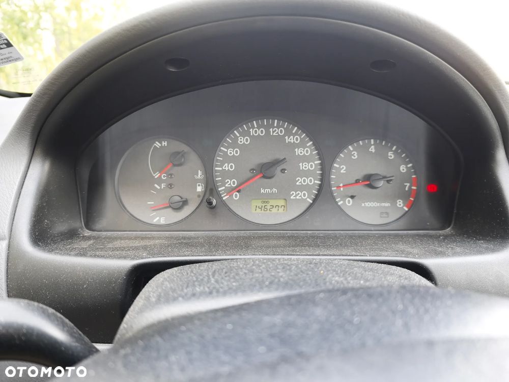 Mazda 323F - 9