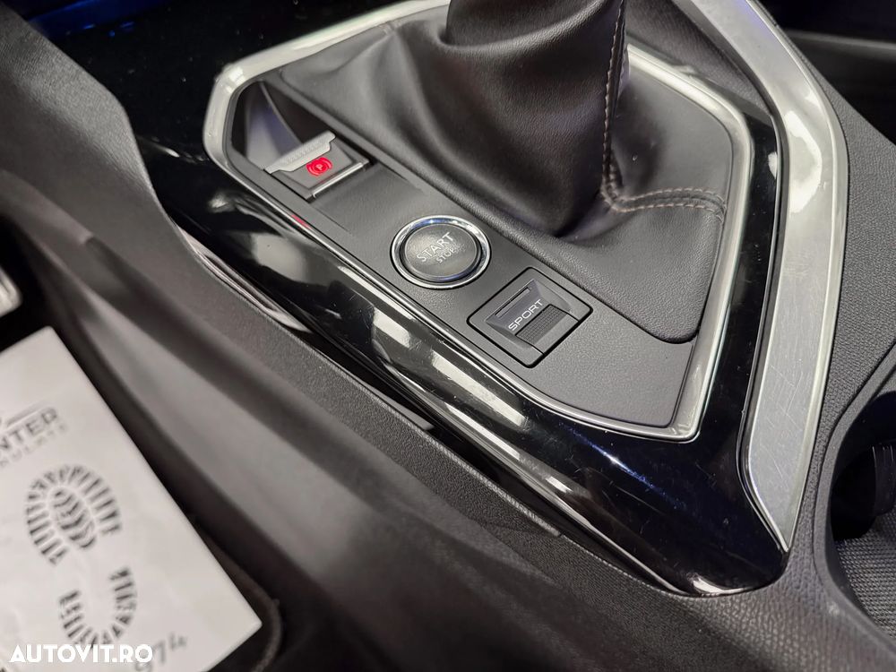 Peugeot 3008 1.2 PureTech Turbo S&S GT-Line - 26