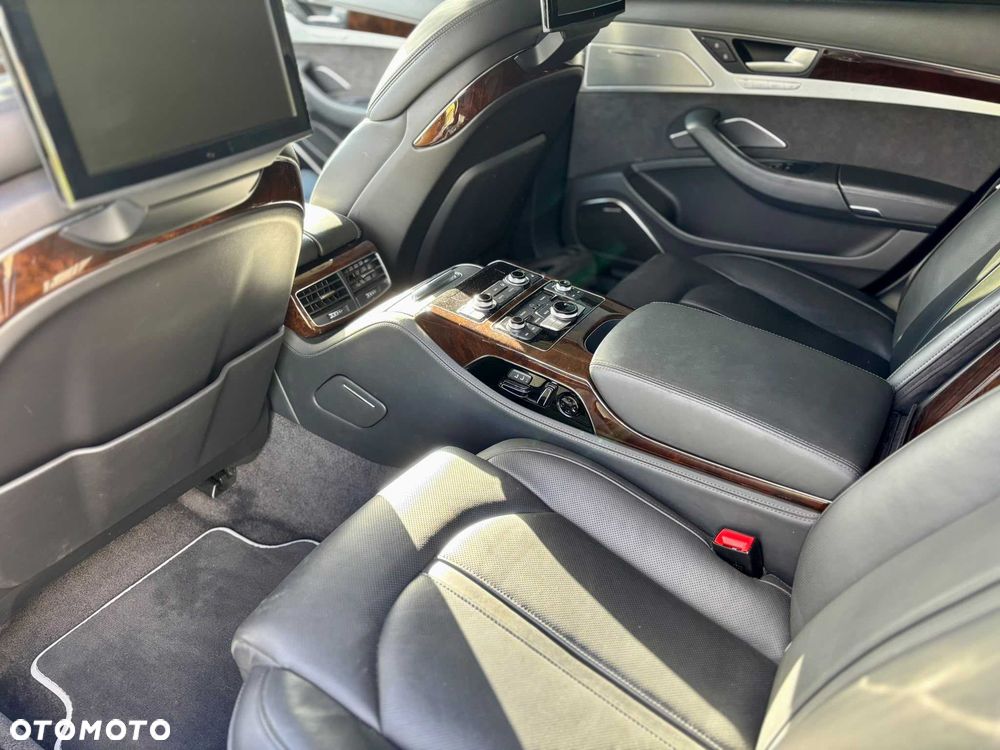 Audi A8 - 10