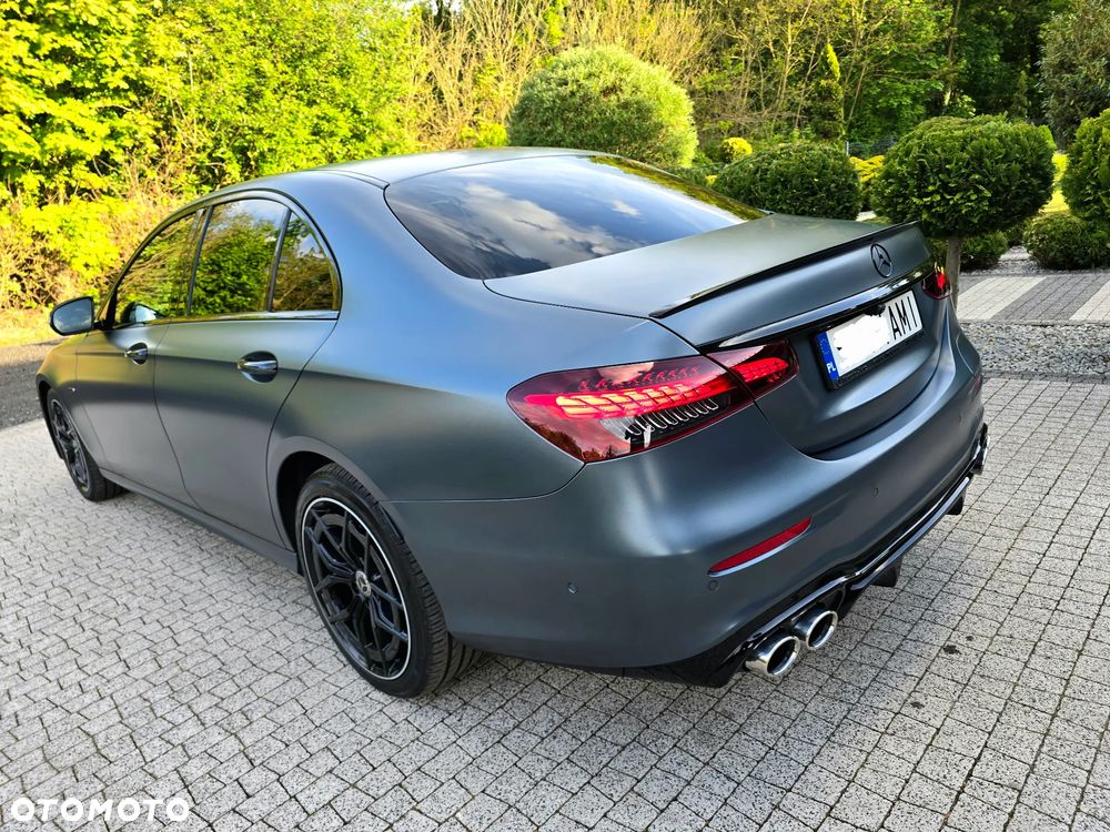 Mercedes-Benz Klasa E 300 de AMG - 3