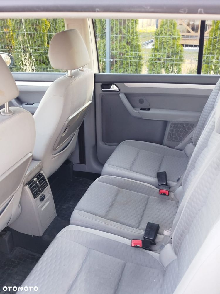 Volkswagen Touran 1.9 TDI DPF BlueMot Trendline - 10