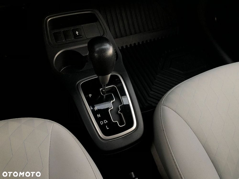 Mitsubishi Space Star - 16