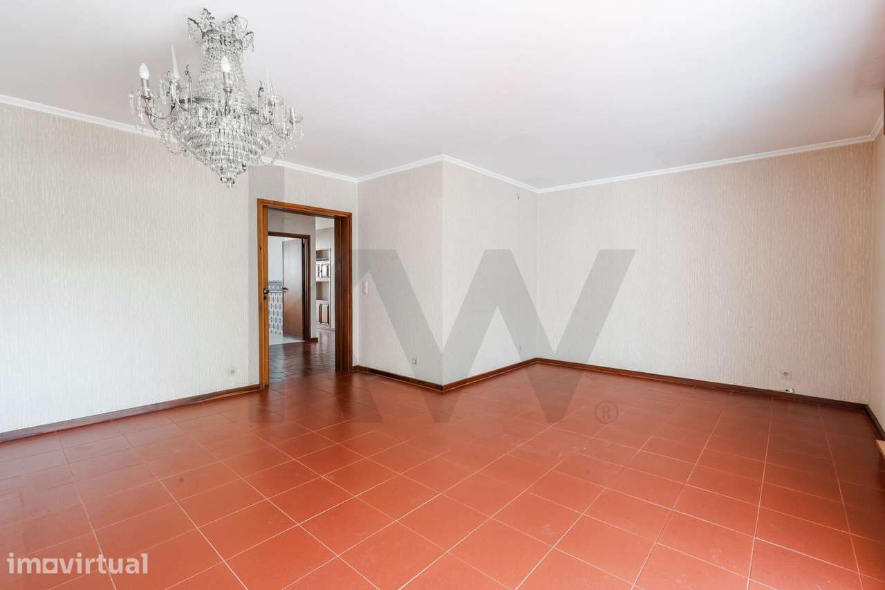Apartamento T4 duplex com garagem no centro de Ovar, junto ao Largo Ga - Grande imagem: 4/36
