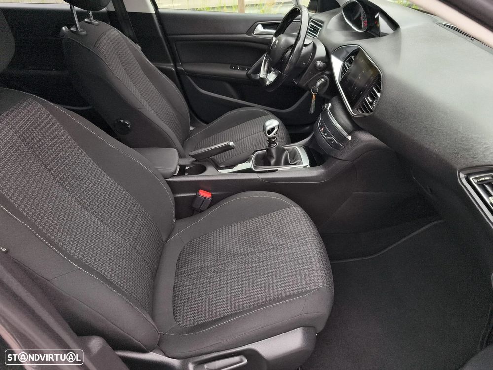 Peugeot 308 SW 1.6 BlueHDi Active J17 - 16