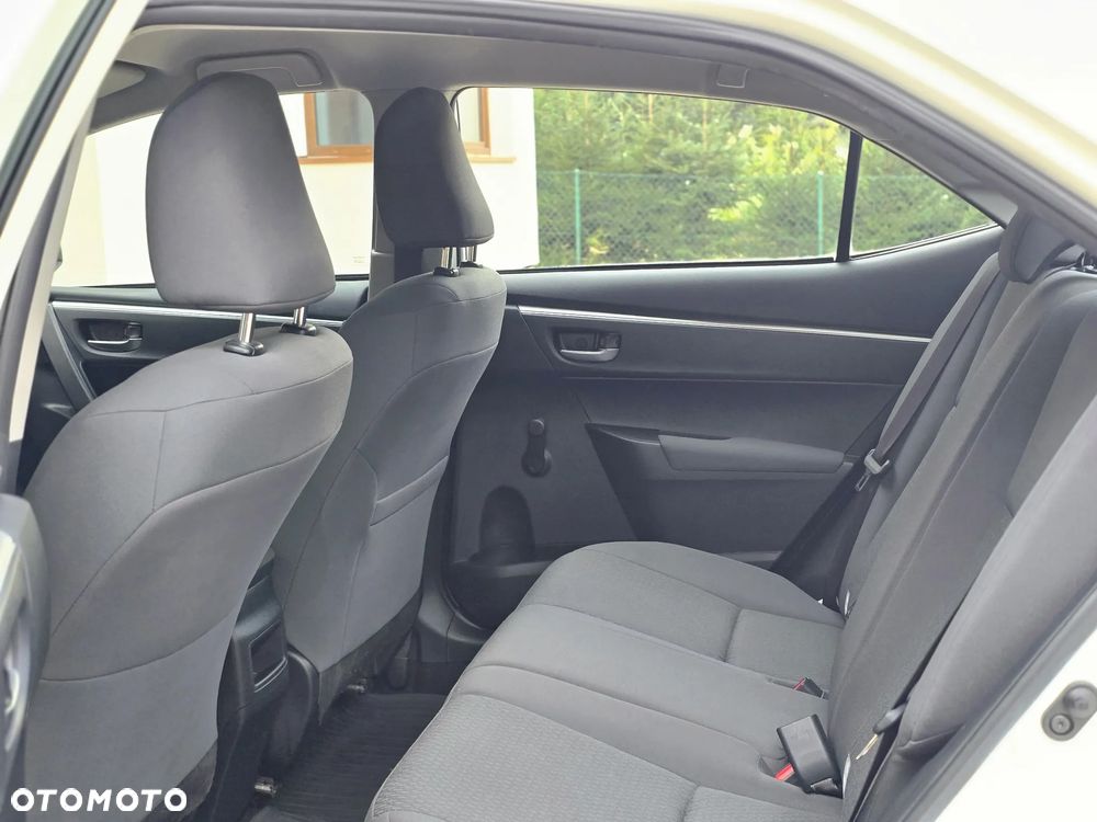 Toyota Corolla - 24