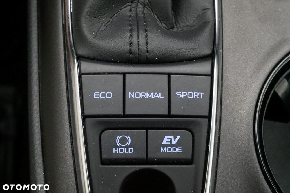 Toyota Camry 2.5 Hybrid Comfort CVT - 19