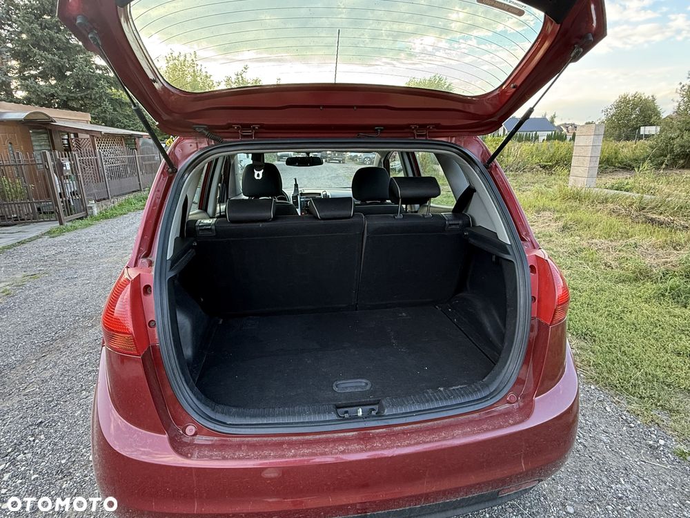 Kia Venga - 7