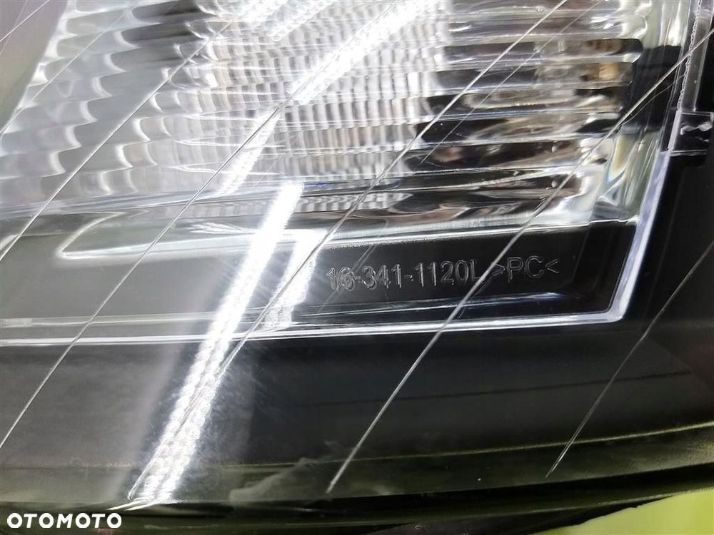 Reflektor lampa przód PRAWA komplet VW Passat B6 05-10 R 083411120R DEPO - 4