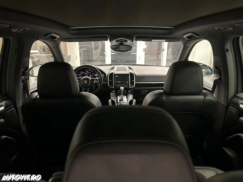 Porsche Cayenne 3.0 L - 19