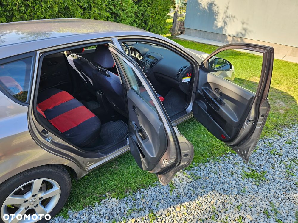 Kia Ceed 1.4 Comfort - 14