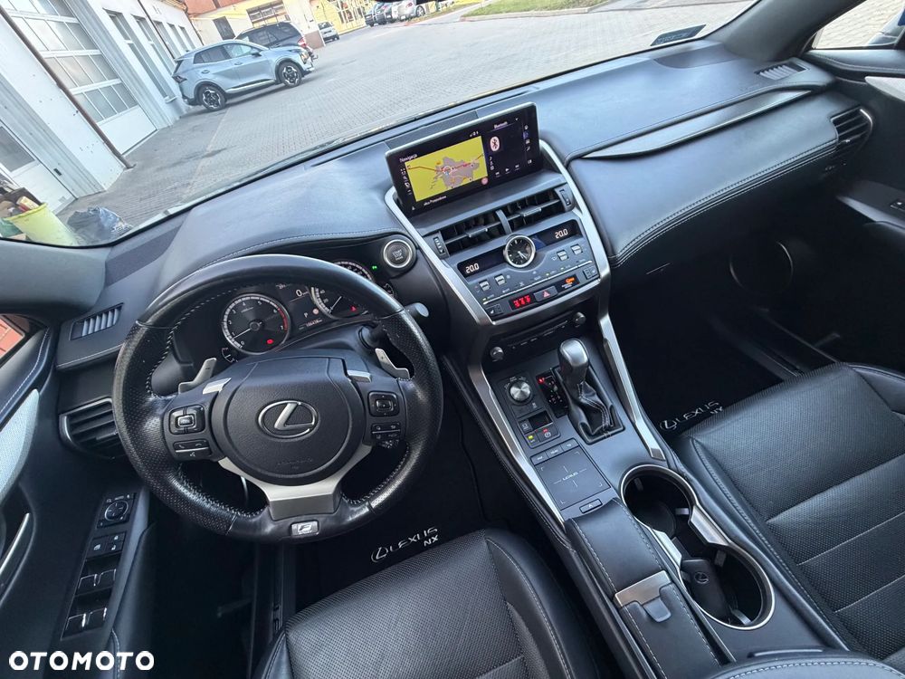 Lexus NX 300 F Sport AWD - 2
