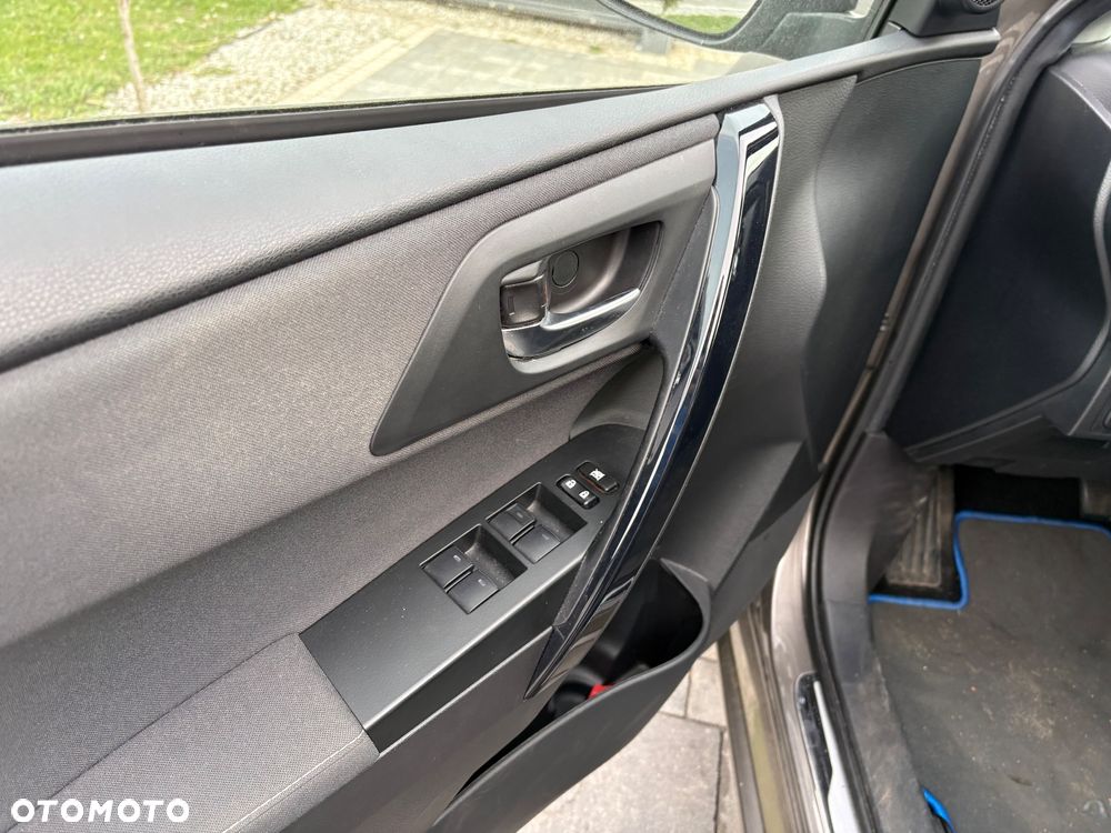 Toyota Auris - 13