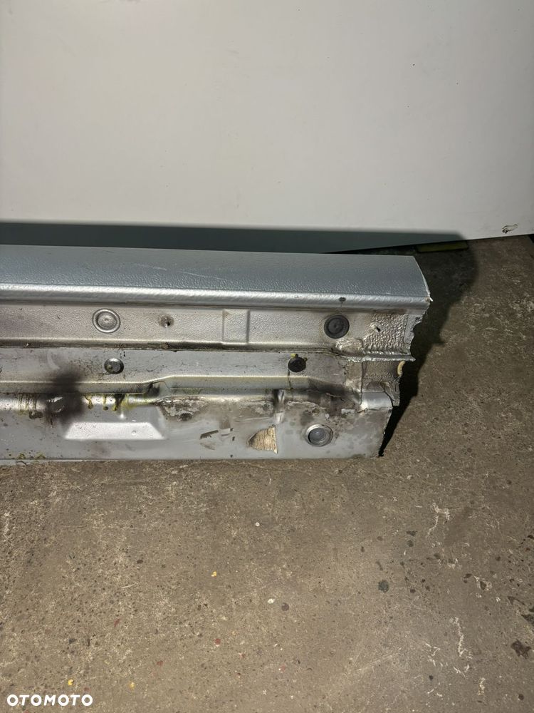 Próg prawy/lewy sedan/kombi 04-11 Audi A6 C6 - 3