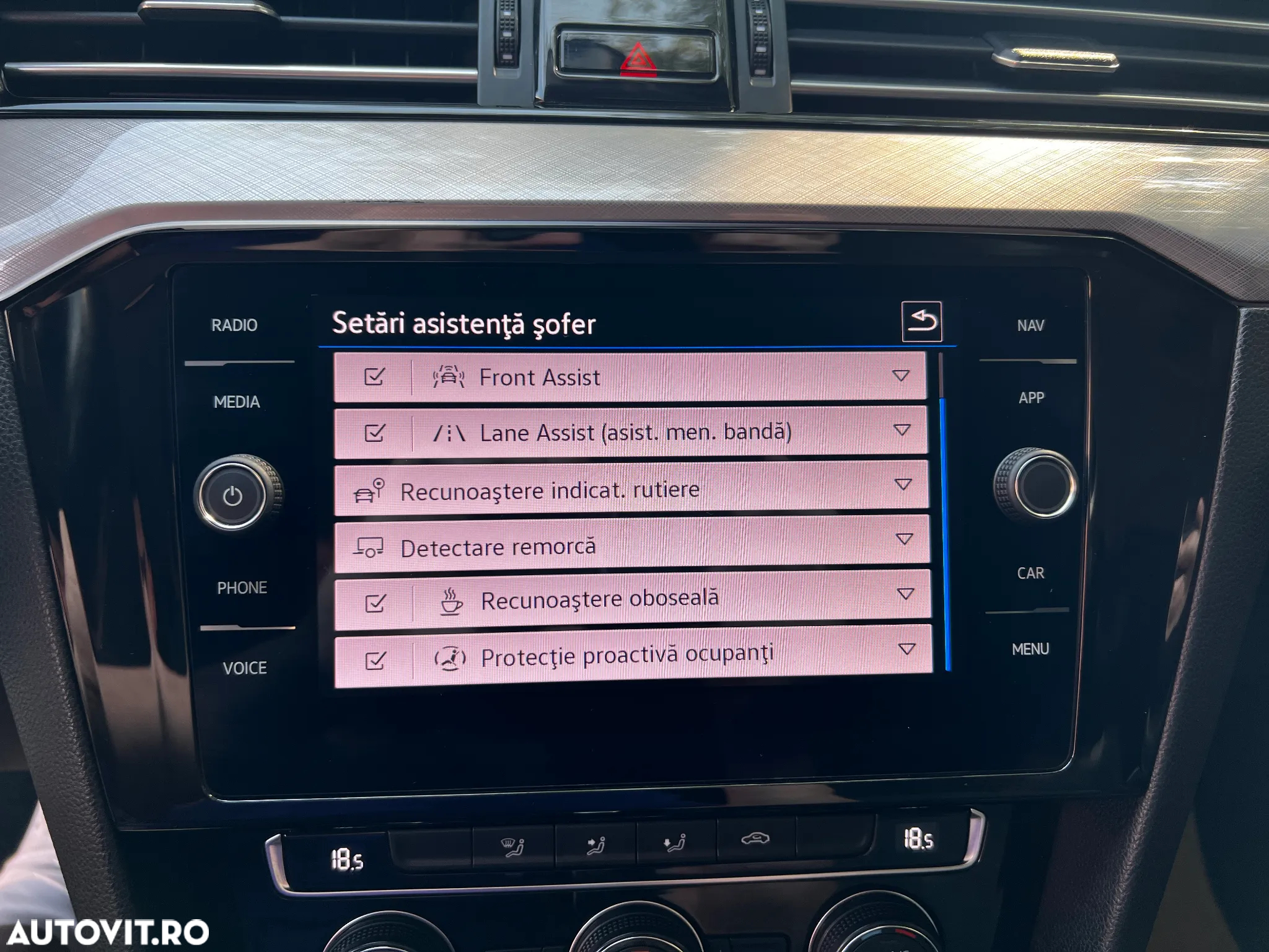 Volkswagen Passat 1.6 TDI DSG Comfortline - 31
