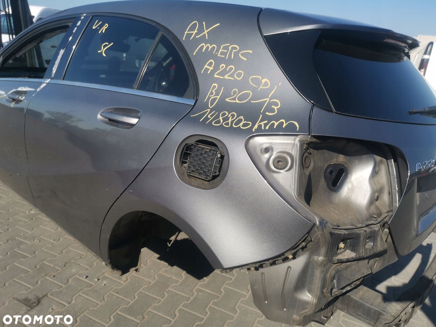 ĆWIARTKA BŁOTNIK POSZYCIE LEWY TYŁ MERCEDES W176 EU LAKIER 787 - 1
