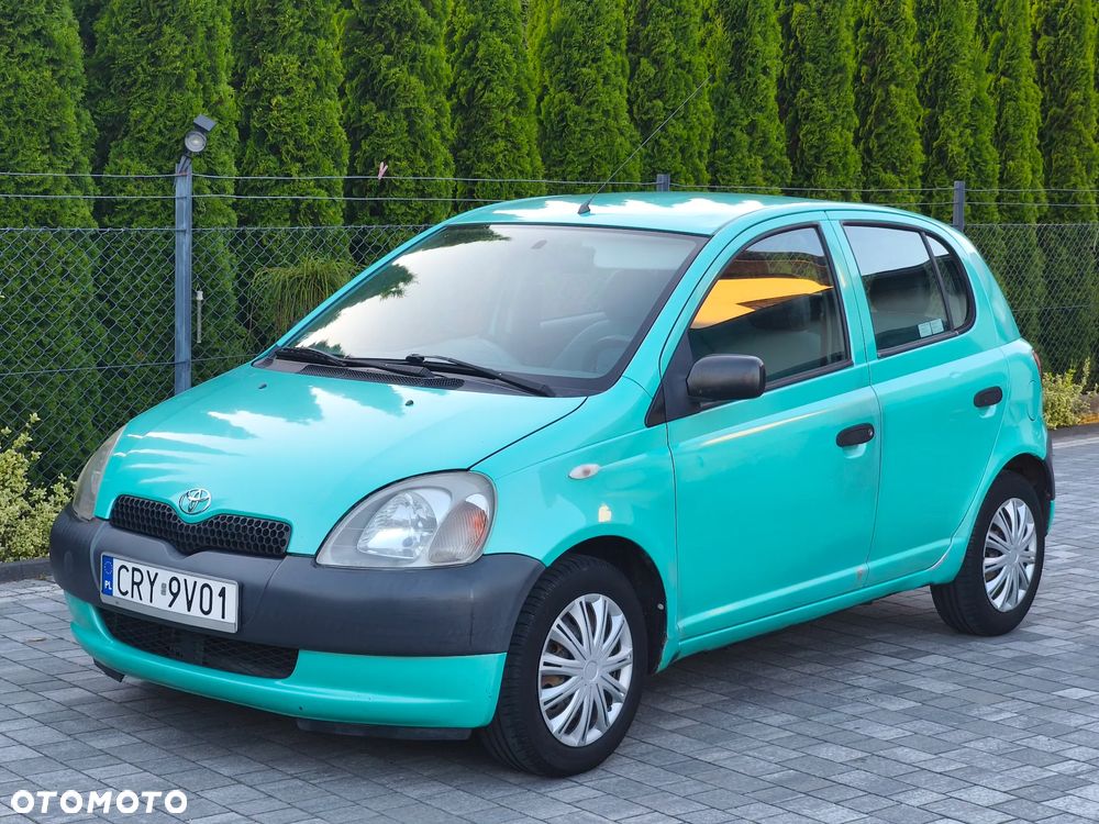 Toyota Yaris 1.0 Base - 1