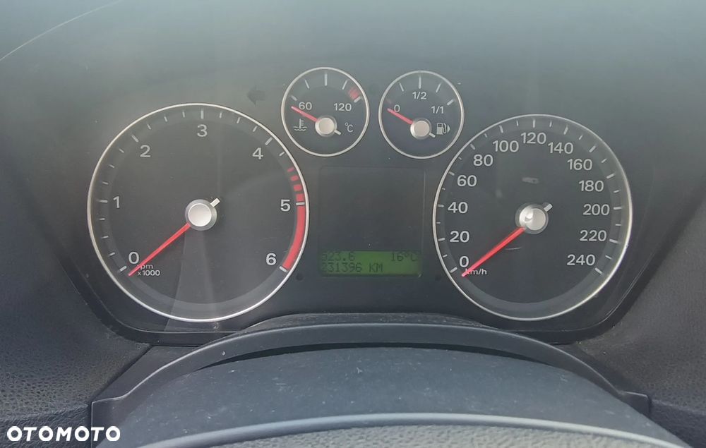 Ford Focus 2.0 TDCi Sport DPF - 11