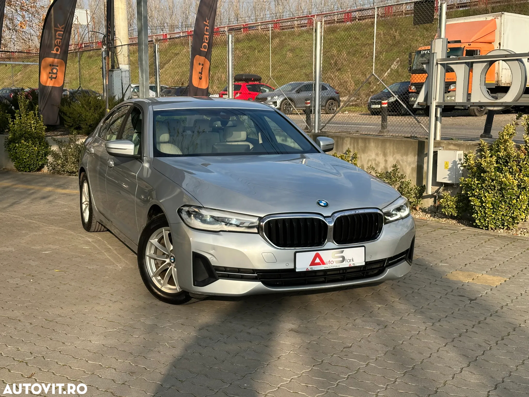 BMW Seria 5 530e Aut. Luxury Line - 3