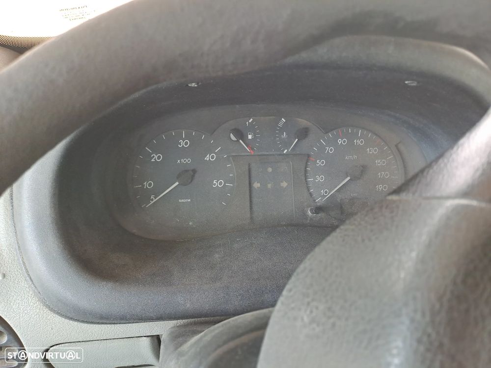 Nissan Interstar - 20