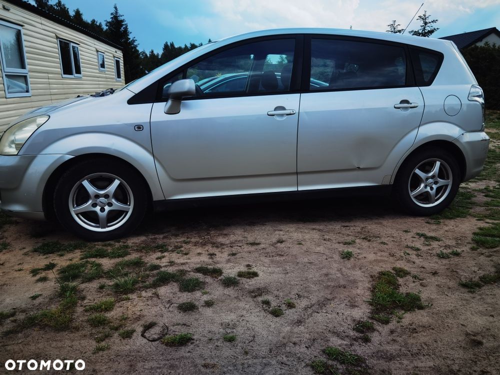 Toyota Corolla Verso - 4