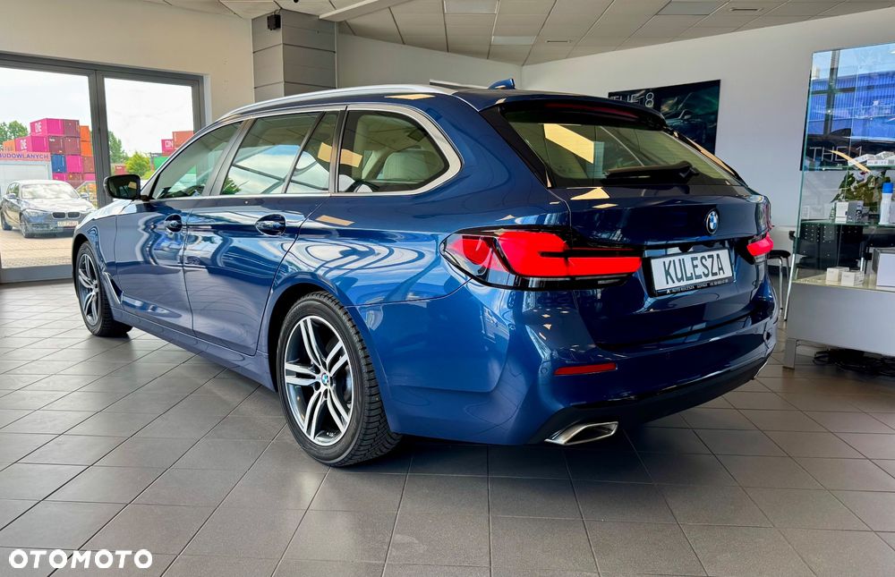 BMW Seria 5 520d xDrive - 7