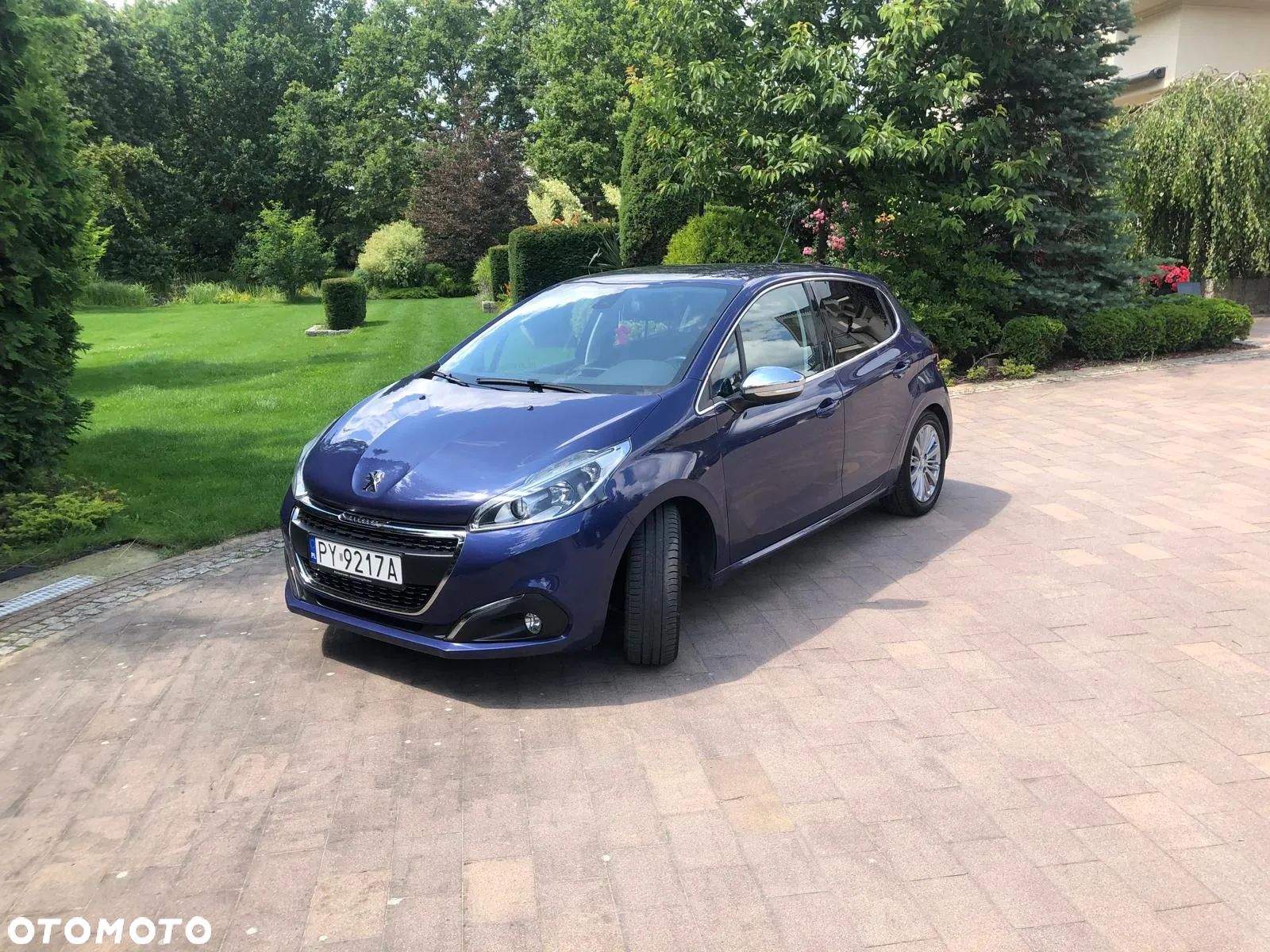 Peugeot 208 - 1
