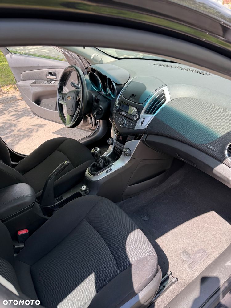 Chevrolet Cruze 1.8 LT - 8